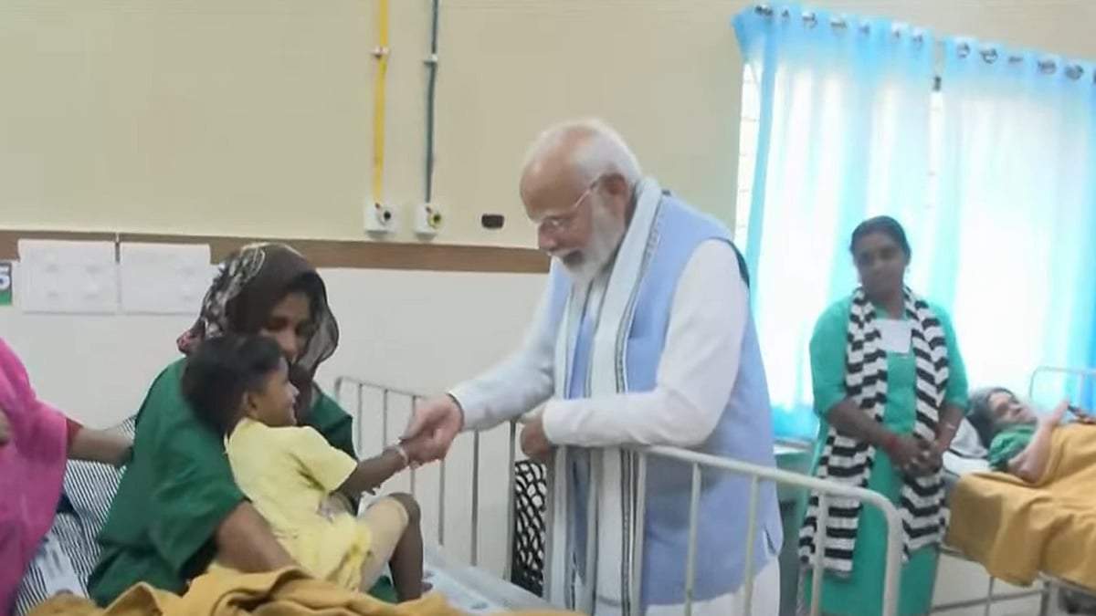 മോദിയുടെ താടിയില്‍ പിടിച്ച് കുറുമ്പ് കാട്ടിയ കൊച്ചുമിടുക്കി ആശുപത്രി വിട്ടു; ഉറ്റവരെ നഷ്ടപ്പെട്ട മൂന്ന് വയസുകാരി ഇനി മേപ്പാടിയിലെ താത്കാലിക വീട്ടില്‍ 