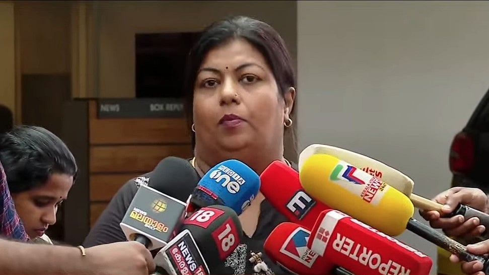'മോളേ, എനിക്ക് മോളോട് സംസാരിക്കണം'; പ്രമുഖ താരം വിളിച്ച് മുറിയിലേക്ക് വരാന്‍ ആവശ്യപ്പെട്ടു; വെളിപ്പെടുത്തലുമായി തിലകന്റെ മകള്‍