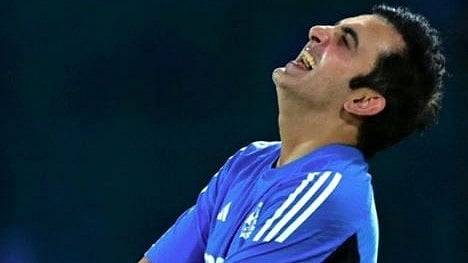 'ആരാണ് ഗംഭീറിനെ ഇങ്ങനെ ചിരിപ്പിക്കുന്നത്?' 