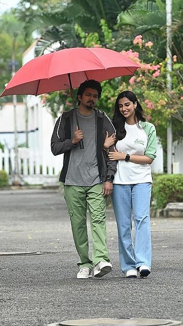 ദന്ത ഡോക്ടറിൽ നിന്ന് സിനിമയിലേക്ക്; ഇന്ന് ദളപതിയുടെ നായിക