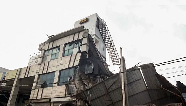 ഉത്തര്‍പ്രദേശില്‍ മൂന്നുനില കെട്ടിടം തകര്‍ന്നുവീണു; 5 പേര്‍ മരിച്ചു; 28 പേരെ രക്ഷപ്പെടുത്തി;വീഡിയോ