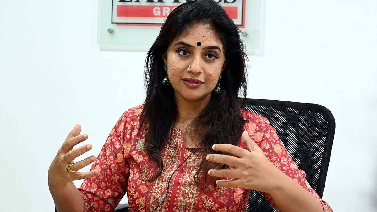 'മുകേഷിനെതിരായ ആരോപണത്തിന്റെ ഉദ്ദേശ്യം സംശയാസ്പദം'; മേതിൽ ദേവിക