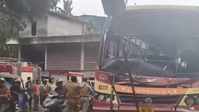 കോട്ടയത്ത് ആറ് വാഹനങ്ങള് കൂട്ടിയിടിച്ചു; 35 പേര്ക്ക് പരിക്ക്, ഒരു യുവതിയുടെ നില ഗുരുതരം