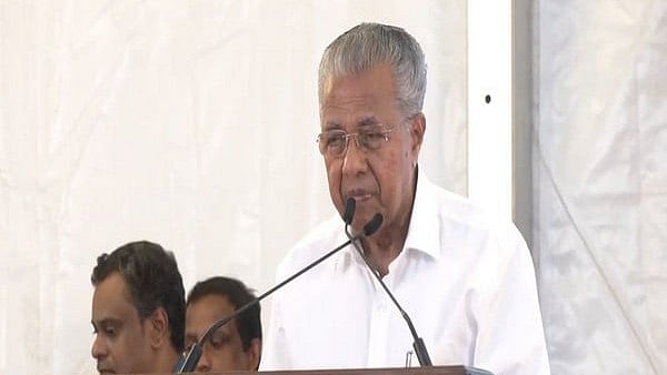 ' ആര്‍എസ്എസിന്റെ ബന്ധുക്കാര് വന്നിരിക്കുന്നു എന്ന ചിത്രമുണ്ടാക്കാന്‍ ശ്രമം, തികഞ്ഞ അവജ്ഞയോടെ തള്ളിക്കളയുന്നു'