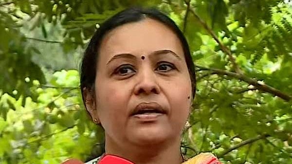 ഇടവിട്ടുള്ള മഴ ശ്രദ്ധിക്കണം, മലിന ജലത്തിലിറങ്ങരുത്; ഡെങ്കിപ്പനിക്കും എലിപ്പനിക്കുമെതിരെ ജാഗ്രത തുടരണമെന്ന് ആരോഗ്യമന്ത്രി
