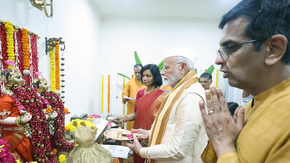 ചീഫ് ജസ്റ്റിസിന്റെ വീട്ടിലെ ഗണേശപൂജയില്‍ പ്രധാനമന്ത്രി; വിവാദം; ന്യായീകരണവുമായി ബിജെപി
