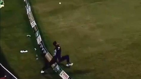 'സൂര്യകുമാര്‍ ക്യാച്ച്' അനുകരിക്കാന്‍ നോക്കി, പണി പാളി സിക്‌സ് വഴങ്ങി പാക് താരം (വിഡിയോ)