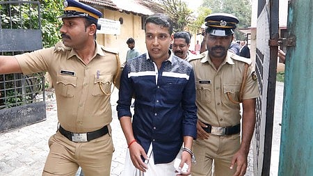 'മാധ്യമങ്ങളോട് മിണ്ടരുത്, സാക്ഷികളെ സ്വാധീനിക്കരുത്, ഒരു സിം മാത്രമേ ഉപയോഗിക്കാവൂ'; പള്‍സര്‍ സുനിക്ക് കര്‍ശന ഉപാധികളോടെ ജാമ്യം