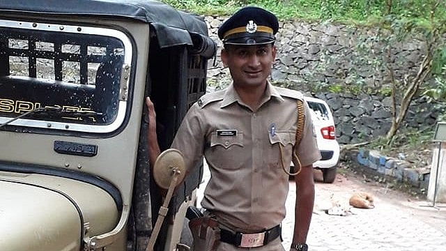 ഒരു വർഷമായി സസ്പെൻഷനിൽ; പൊലീസ് ഉദ്യോ​ഗസ്ഥൻ തൂങ്ങി മരിച്ച നിലയിൽ