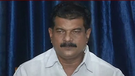 'മുഖ്യമന്ത്രി എന്നെ കുറ്റവാളിയാക്കുന്നു, ഇനി പാര്‍ട്ടിയിലും വിശ്വാസമില്ല; പൊലീസ് എനിക്ക് പിന്നാലെ'