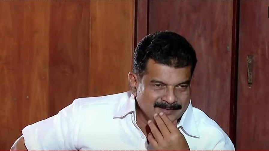 പി വി അന്‍വറിന്റെ വീട്ടില്‍ ഇ ഡി റെയ്ഡ്; സഹായികളുടെ വീട്ടിലും പരിശോധന 