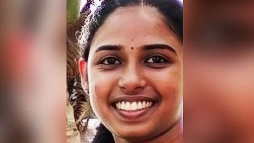ദമ്പതികള്‍ സഞ്ചരിച്ച ബൈക്കില്‍ ലോറിയിടിച്ചു; നവവധു ലോറി കയറിയിറങ്ങി മരിച്ചു