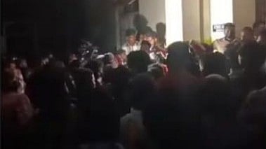 തിരുവനന്തപുരം എസ്എടി ആശുപത്രി ഇരുട്ടില്‍; പരിശോധന ടോര്‍ച്ച് വെളിച്ചത്തില്‍, പ്രതിഷേധം