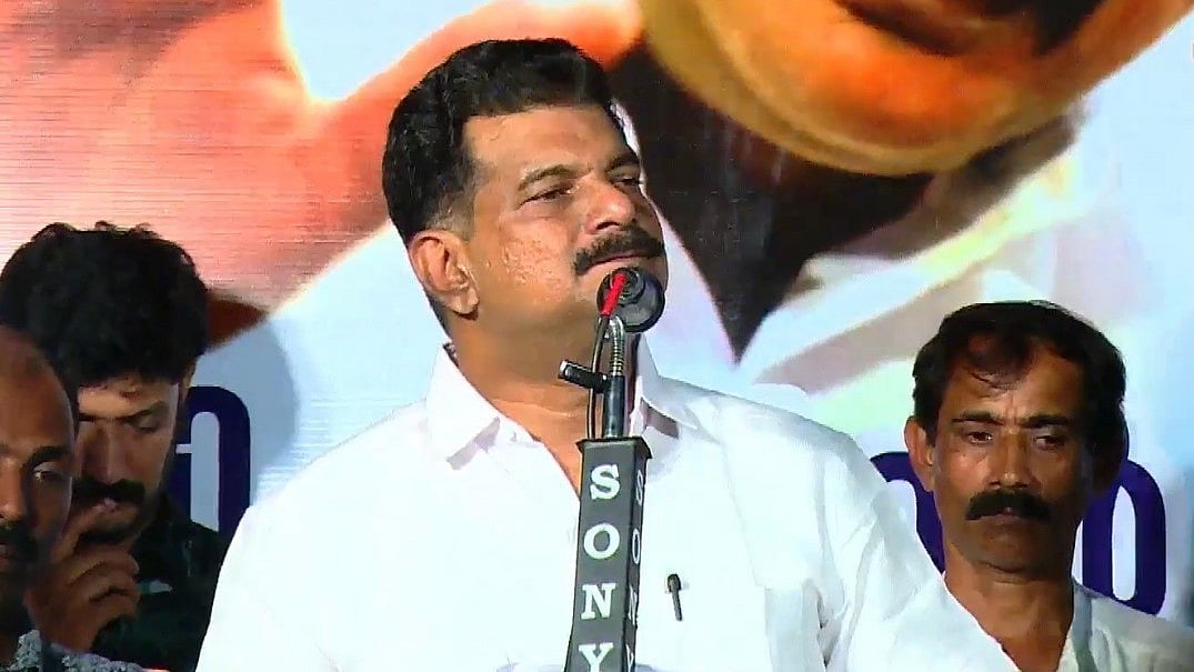 പാര്‍ട്ടിയുണ്ടാക്കുന്നില്ല, ജനം പാര്‍ട്ടിയായാല്‍ പിന്നിലുണ്ടാകും; കാലുവെട്ടിയാല്‍ വീല്‍ചെയറില്‍ വരും: പി വി അന്‍വര്‍