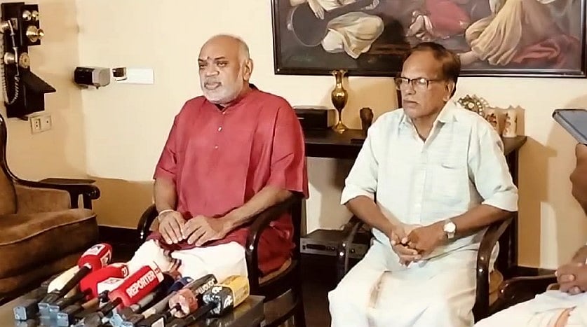പാറമേക്കാവ് അഗ്രശാല തീപിടിത്തത്തില്‍ പൂരവിവാദവുമായി ബന്ധം; അന്വേഷിക്കണമെന്ന് ദേവസ്വം