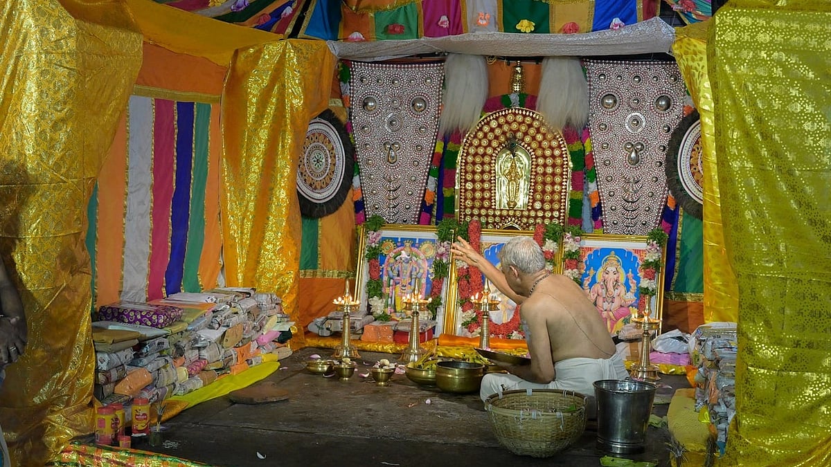 ഗുരുവായൂരില്‍ നവരാത്രി ചടങ്ങുകള്‍ക്ക് ഭക്തിനിര്‍ഭരമായ തുടക്കം; വിദ്യാരംഭം ഞായറാഴ്ച രാവിലെ എഴുമുതല്‍