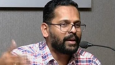 'ഇനി എന്‍റെ ഇടം എല്‍ഡിഎഫ്'; പി സരിന്‍ കോണ്‍ഗ്രസ് വിട്ടു, സിപിഎം ആവശ്യപ്പെട്ടാല്‍ സ്ഥാനാര്‍ഥിയാകും