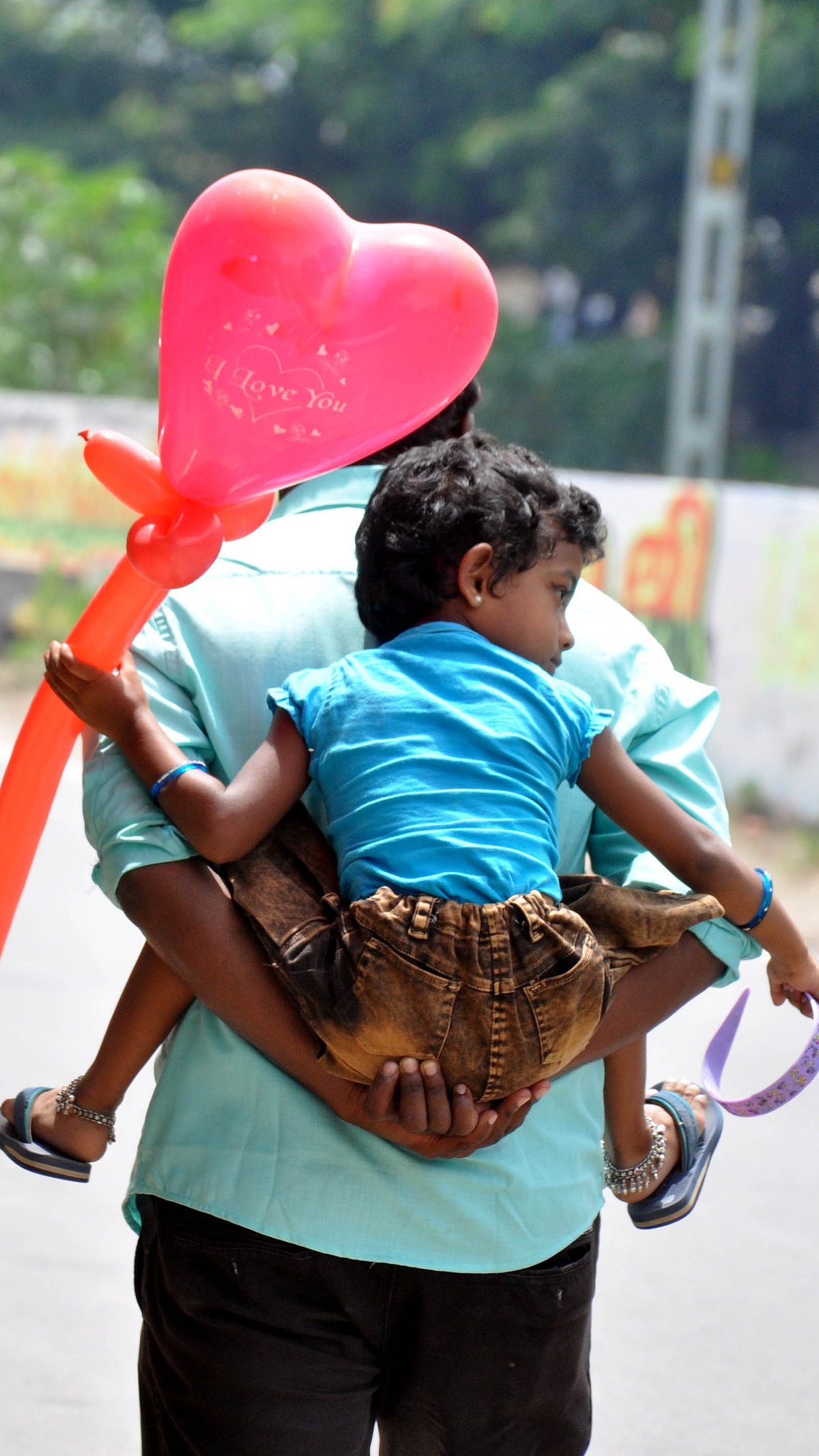ലോകത്ത് നൂറു കോടിയിലധികം ആളുകള് കടുത്ത ദാരിദ്ര്യത്തില്; പകുതിയും കുട്ടികള്