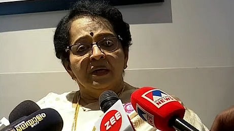 'മോഹന്‍ലാല്‍ കുരിശെടുത്ത് തലയില്‍ വച്ചു, മാറിയതില്‍ സന്തോഷം; ആരോപണ വിധേയര്‍ മത്സരിക്കരുത്'; അമ്മ തെരഞ്ഞെടുപ്പില്‍ മല്ലിക