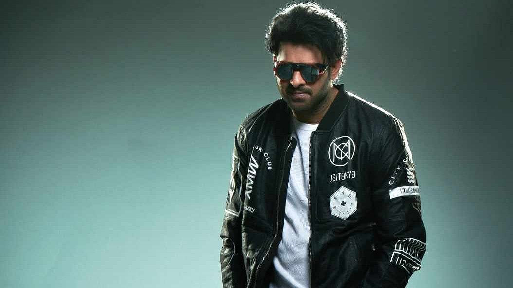 കണ്ണപ്പയിലെ പ്രഭാസിന്റെ ചിത്രം പുറത്തുവിട്ടത് ആര്?; കണ്ടെത്താന്‍ സഹായിക്കുന്നവര്‍ക്ക് അഞ്ച് ലക്ഷം സമ്മാനം