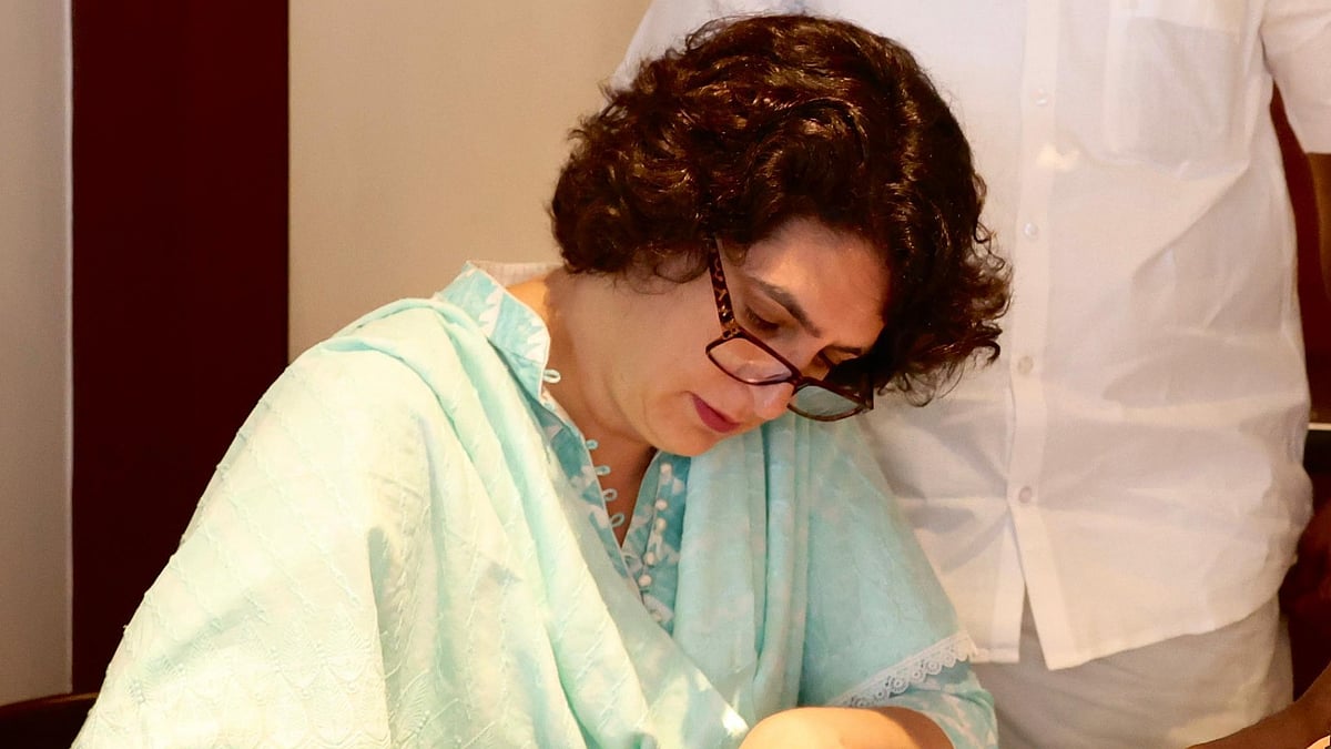 കൈവശം 52,000 രൂപ; 550 പവന്‍ സ്വര്‍ണം; ഹോണ്ട സിആര്‍വി കാര്‍; പ്രിയങ്ക ഗാന്ധിക്ക് 12 കോടിയുടെ സ്വത്ത്; ആസ്തി വിവരങ്ങള്‍
