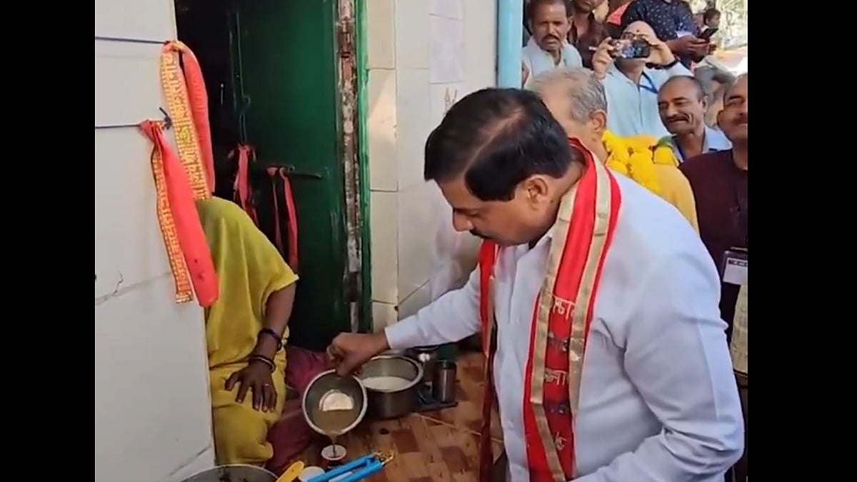 തട്ടുകടയില്‍ ചായ ഉണ്ടാക്കി മുഖ്യമന്ത്രി; അമ്പരന്ന് നാട്ടുകാര്‍ - വിഡിയോ 