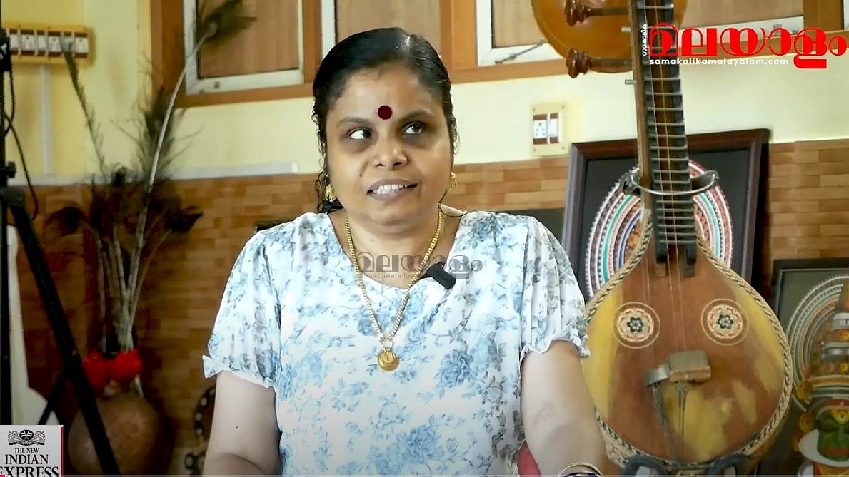 'സംഗീതത്തെ നിരുത്സാഹപ്പെടുത്തുന്ന ആള്‍ വേണ്ട, ഇനിയങ്ങോട്ട് സംഗീതം മതി': വൈക്കം വിജയലക്ഷ്മി-വിഡിയോ