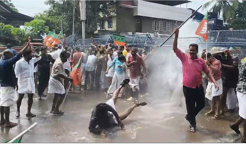 പിപി ദിവ്യയെ അറസ്റ്റ് ചെയ്യണം; ബിജെപി മാര്‍ച്ചില്‍ സംഘര്‍ഷം; ജലപീരങ്കിയുമായി പൊലീസ്