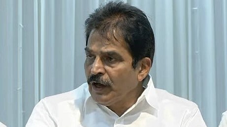 'റോബര്‍ട്ട് വാധ്ര ഇടപെട്ടെന്നൊക്കെ ആരാണ് പറയുന്നത്?, എവിടെ നിന്നാണ് ഇത്തരം വാര്‍ത്തകള്‍ കിട്ടുന്നത്?, ഷെയര്‍ ചെയ്യൂ'