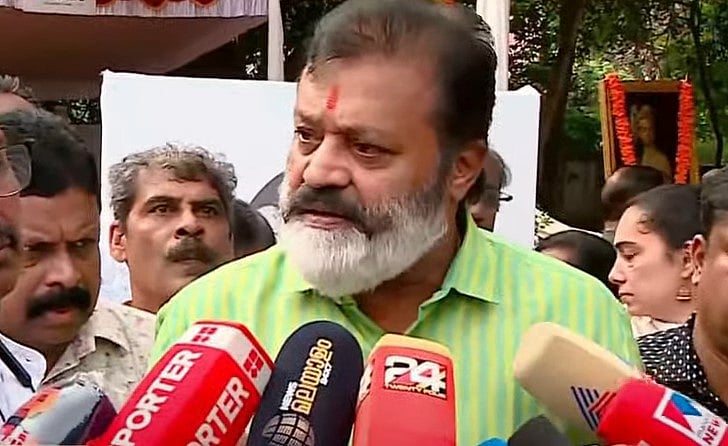 'ഒറ്റത്തന്ത' പ്രയോഗം, മുഖ്യമന്ത്രിയെ സുരേഷ് ​ഗോപി അധിക്ഷേപിച്ചു; പൊലീസിൽ പരാതി