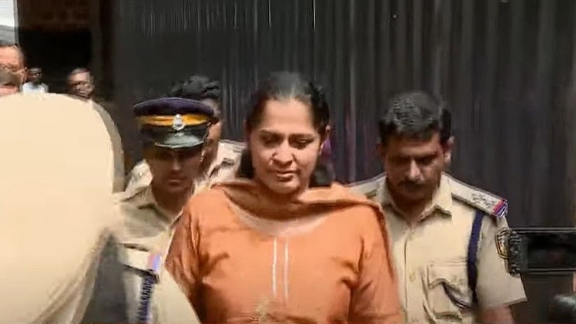 പി പി ദിവ്യയെ പൊലീസ് കസ്റ്റഡിയില്‍ വിട്ടു; വൈകീട്ട് 5 വരെ ചോദ്യം ചെയ്യല്‍