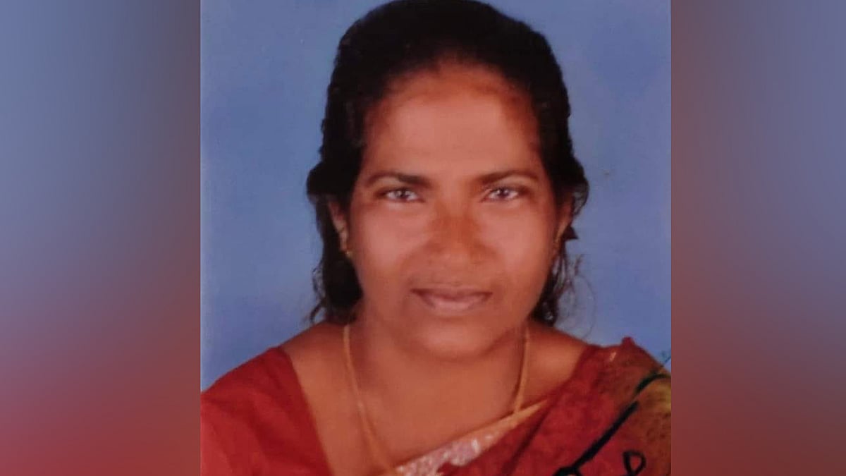 ജോലി കഴിഞ്ഞ് മടങ്ങുന്നതിനിടെ മിന്നലടിച്ചു; സ്ത്രീ മരിച്ചു