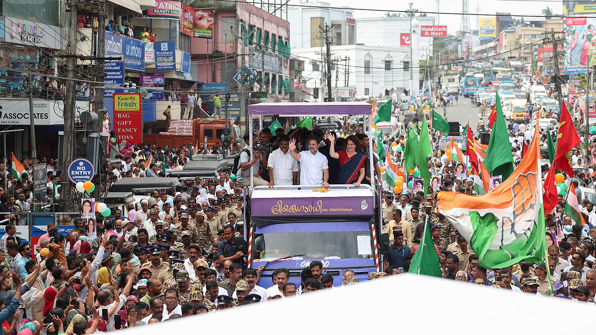 'ആവേശത്തിന്റെ അലകടല്‍'; കൊട്ടിക്കലാശം ആഘോഷമാക്കി പ്രിയങ്ക ഗാന്ധി