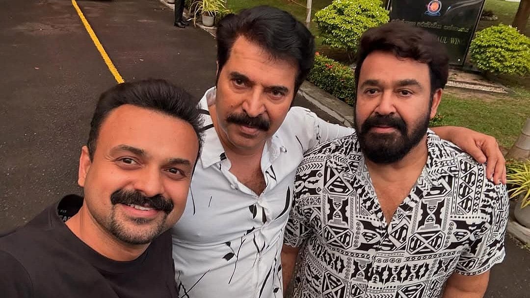 ലാലിനെ ചേര്‍ത്തുപിടിച്ച് ഇച്ചാക്ക: സോഷ്യല്‍ മീഡിയ കത്തിച്ച് കുഞ്ചാക്കോ ബോബന്റെ സെല്‍ഫി
