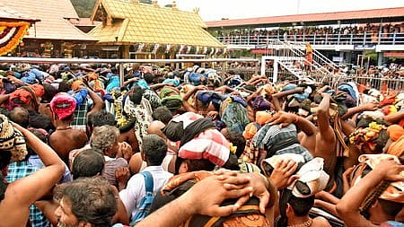 ശബരിമലയില് തീര്ഥാടക തിരക്ക്, അഞ്ച് ദിവസത്തിനകം ദര്ശനം നടത്തിയത് മൂന്ന് ലക്ഷത്തിലധികം പേര്; അഞ്ചുകോടിയുടെ വരുമാന വര്ധന