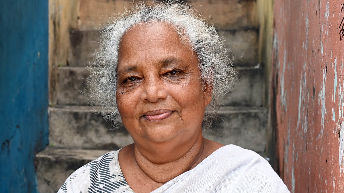 ''നാടകം കളിക്കാന്‍ വാങ്ങിയ കരിവള വിറ്റ് ഞാനെന്റെ ആദ്യത്തെ മകനു വെള്ളച്ചായ വാങ്ങിച്ചു കൊടുത്തിട്ടുണ്ട്''