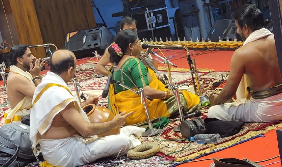 നാട്ട രാ​ഗത്തിൽ ആസ്വാദക മനം തൊട്ട് ജയശ്രീ രാജീവ്