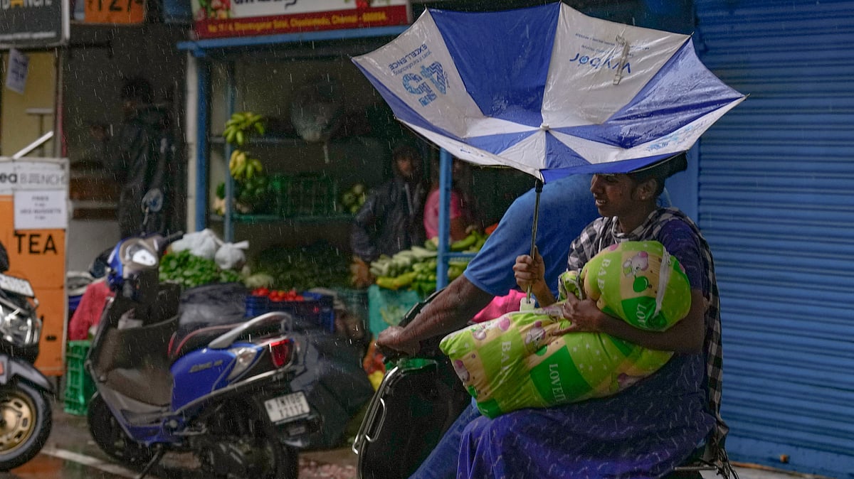 സംസ്ഥാനത്ത് അതിതീവ്രമഴയ്ക്ക് സാധ്യത; നാലു ജില്ലകളില്‍ റെഡ് അലര്‍ട്ട്; അഞ്ചിടത്ത് ഓറഞ്ച്; മുന്നറിയിപ്പില്‍ വീണ്ടും മാറ്റം