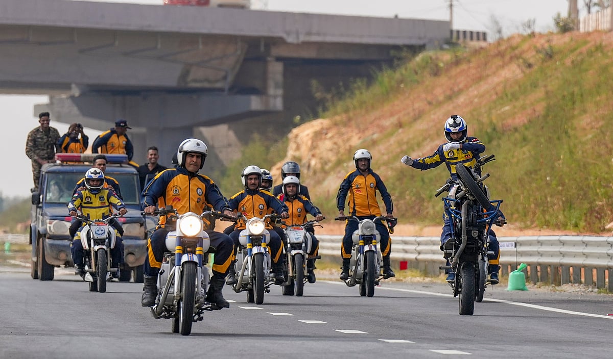 അഭിമാനം! ​ഗിന്നസ് റെക്കോർ‍‍ഡിട്ട് ഇന്ത്യൻ ആർമിയുടെ 'ടൊർണാ‍ഡോസ്' ബൈക്ക് സംഘം
