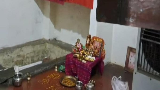 ഇളയ മകന്റെ അസുഖം മാറാന്‍ പതിമൂന്നുകാരിയായ മകളെ ബലി നല്‍കി; അമ്മയും മന്ത്രവാദിയും സഹായിയും അറസ്റ്റില്‍