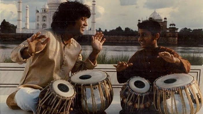 'എന്റെ മുടിയിഴകള്‍ കൊഴിയുന്നുണ്ട്, എനിക്കത് മുറിക്കാന്‍ അവകാശമില്ല'; സാക്കിര്‍ ഹുസൈനും താജ്മഹല്‍ ചായയും തമ്മിലുള്ള ബന്ധം അങ്ങനെയായിരുന്നു