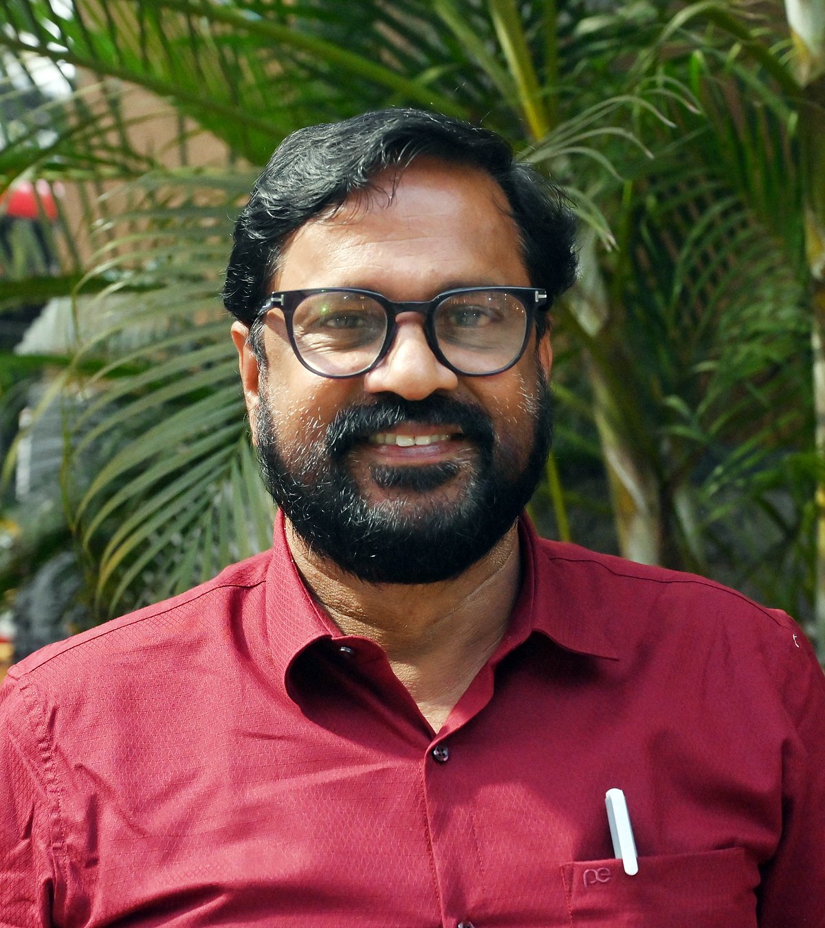 ഉദ്യോഗസ്ഥരെല്ലാം തനിത്തങ്കമല്ല, നേതാക്കളും: ജയശ്ഛന്ദ്രന്‍ കല്ലിംഗല്‍ പറയുന്നു