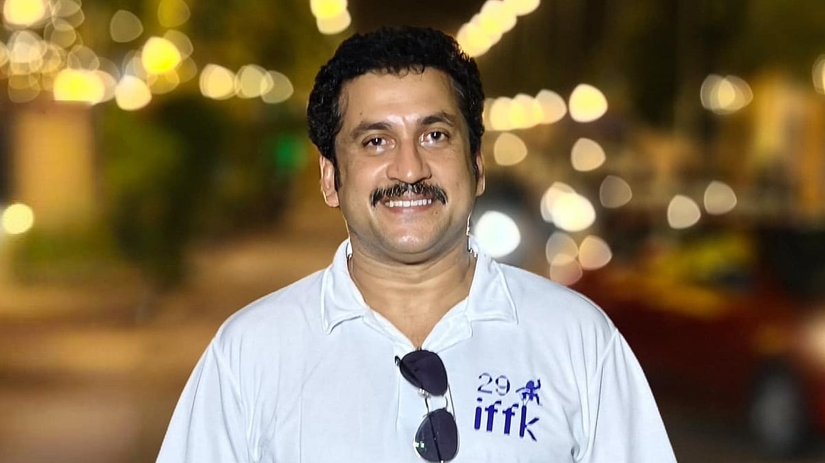 'ഭാ​ഗ്യമോ അത്ഭുതമോ, അപകട മരണം സംഭവിച്ചില്ല, ബസ്സോടിക്കുന്നത് സൈക്കോ ഡ്രൈവർമാർ'; അനുഭവം പങ്കുവച്ച് സന്തോഷ് കീഴാറ്റൂർ