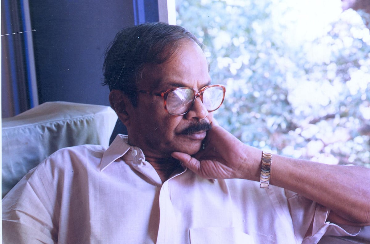  എംടിയുടെ കരിയിലകള്‍ മൂടിയ വഴിത്താരകള്‍;  
ഫലിതകഥയില്‍ നിന്നൊരു വിഷാദകീര്‍ത്തനം
