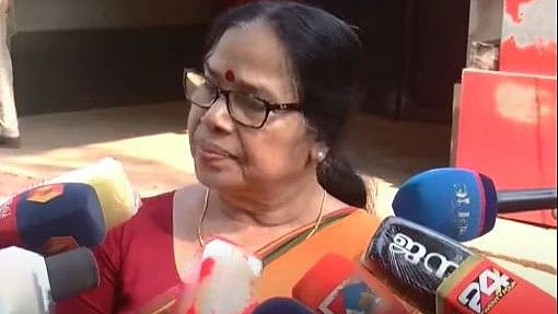 സ്ത്രീകളുടെ സൗജന്യ യാത്രാസമയം മാറ്റണമെന്ന് പികെ ശ്രീമതി; ഒടുവില്‍ ക്ഷമാപണം