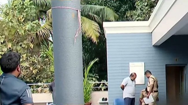 കൊച്ചിയില്‍ പ്ലസ് വണ്‍ വിദ്യാര്‍ഥി ഫ്ലാറ്റിലെ സ്വിമ്മിങ് പൂളില്‍ മരിച്ച നിലയില്‍;  അന്വേഷണം 