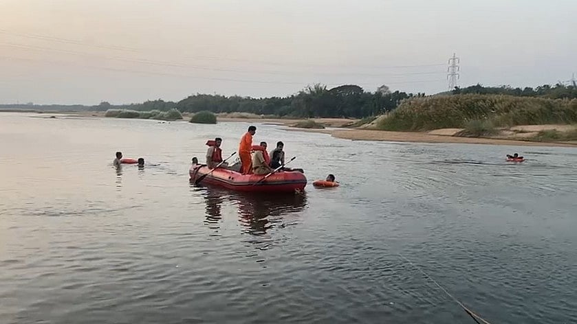 ഭാരതപ്പുഴയിൽ 4 അം​ഗ കുടുംബം ഒഴുക്കിൽപ്പെട്ടു; ഒരാൾ മരിച്ചു, 3 പേർക്കായി തിരച്ചിൽ