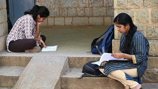 പെണ്‍കുട്ടിയുടെ പഠിത്തം സുരക്ഷിതമാക്കാം; അറിയാം മഹിളാ സമ്മാന്‍ സേവിങ്‌സ് സര്‍ട്ടിഫിക്കറ്റ് 