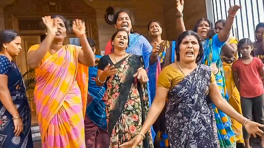 മത്സ്യത്തൊഴിലാളികള്‍ക്ക് വെടിയേറ്റ സംഭവം; ശ്രീലങ്കന്‍ ഹൈക്കമ്മീഷണറെ വിളിച്ചുവരുത്തി,
പ്രതിഷേധം അറിയിച്ച് ഇന്ത്യ
