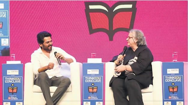 'കഥാപാത്രങ്ങളെ വീട്ടിലേയ്ക്ക് കൊണ്ടുപോകാറില്ല, സെല്‍വരാഘവന്റെ ഉപദേശം ഇപ്പോഴും പിന്തുടരുന്നു'- വിഡിയോ
